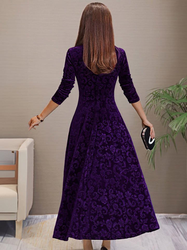 Justyna | Elegancka sukienka z aksamitnego materiału