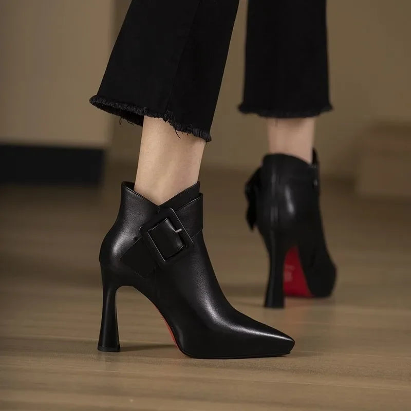 Natalia | Eleganckie botki z klamrą