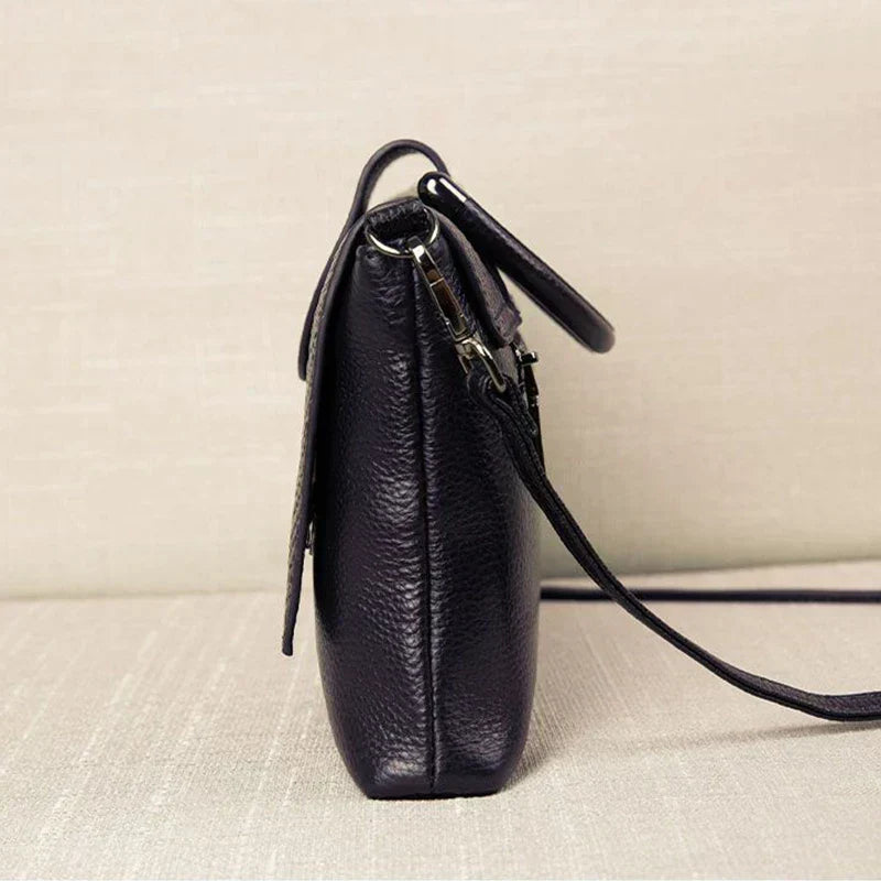 Celine™ - Elegancka czarna torebka o skórzanym wykończeniu