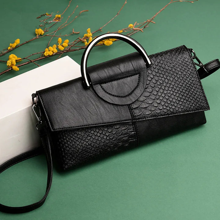 Celine™ - Elegancka czarna torebka o skórzanym wykończeniu