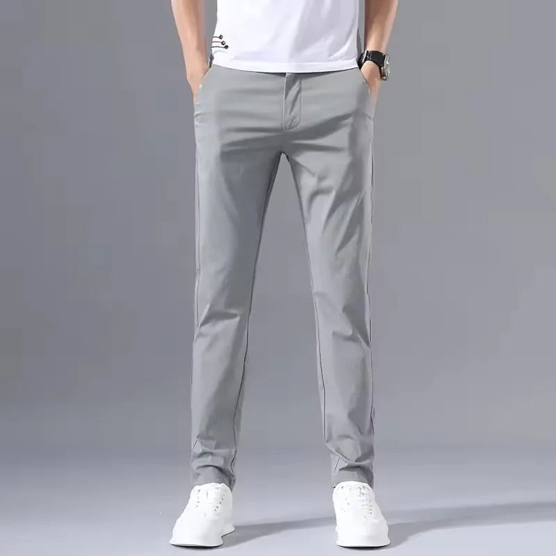 Męskie lekkie spodnie slim fit – oddychające, elastyczne i wygodne na co dzień