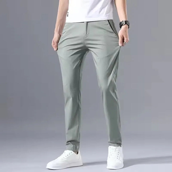Męskie lekkie spodnie slim fit – oddychające, elastyczne i wygodne na co dzień