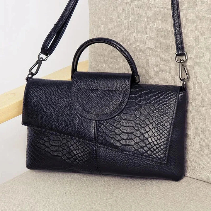 Celine™ - Elegancka czarna torebka o skórzanym wykończeniu