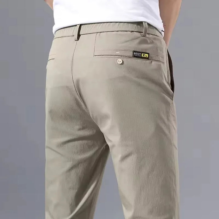 Męskie lekkie spodnie slim fit – oddychające, elastyczne i wygodne na co dzień