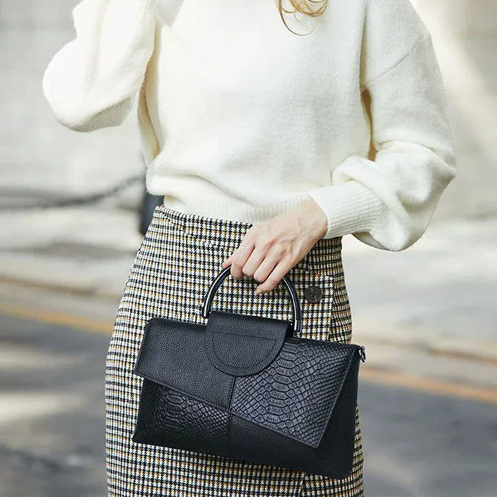Celine™ - Elegancka czarna torebka o skórzanym wykończeniu